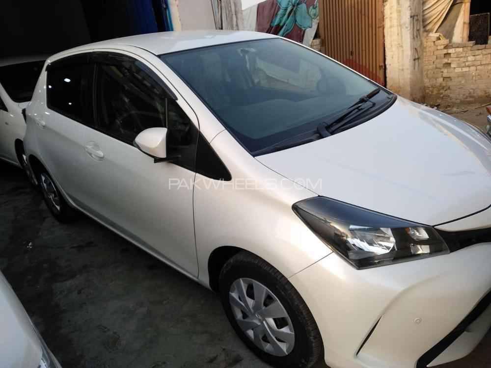 Toyota Vitz 2014 for Sale in Mardan Image-1