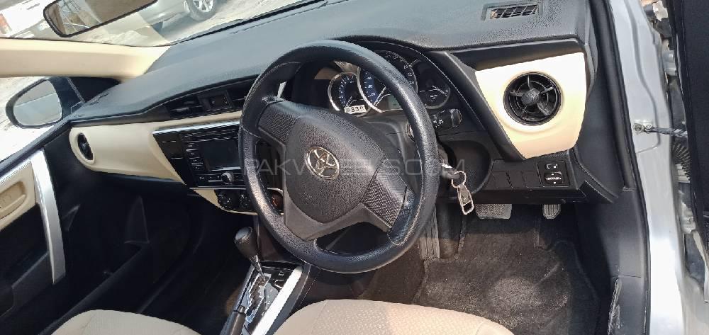 Toyota Corolla 2017 for Sale in Peshawar Toyota Corolla 2017 for Sale in Peshawar Image-3