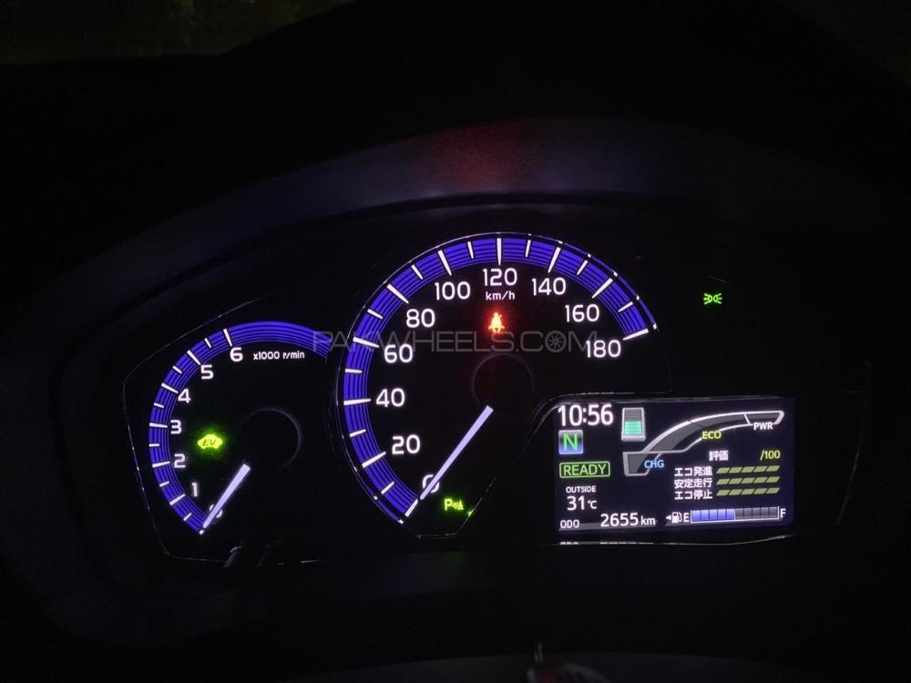 Toyota Corolla Axio 2018 for Sale in Peshawar Toyota Corolla Axio 2018 for Sale in Peshawar Image-5