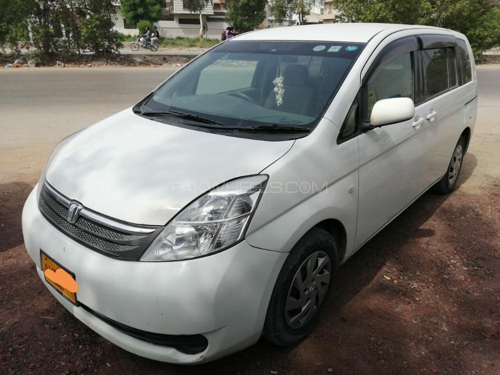 Toyota ISIS 2006 for Sale in Hyderabad Image-1