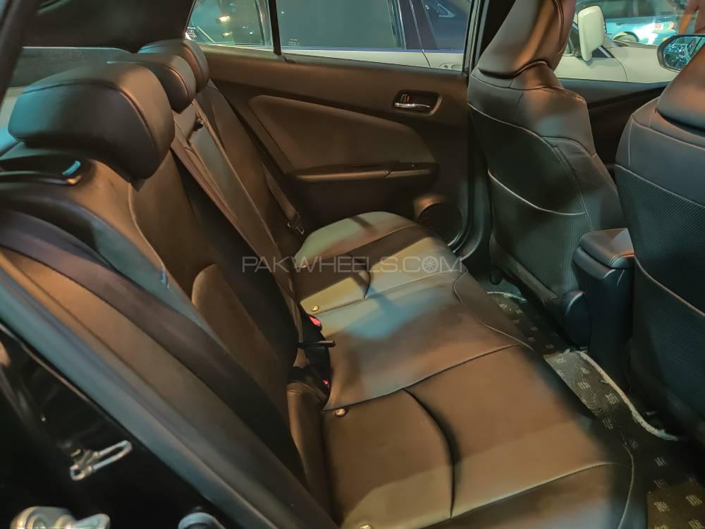 Toyota Prius 2016 for Sale in Lahore Toyota Prius 2016 for Sale in Lahore Image-10