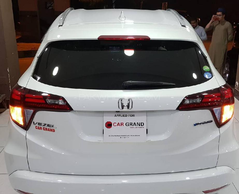 Honda Vezel 2015 for Sale in Peshawar Honda Vezel 2015 for Sale in Peshawar Image-5