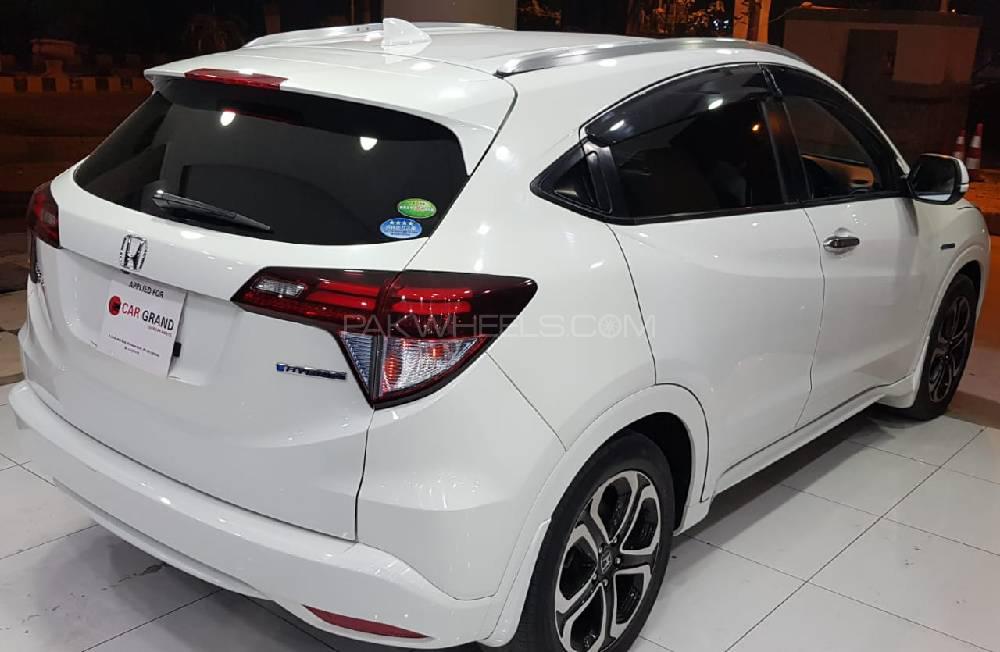 Honda Vezel 2015 for Sale in Peshawar Honda Vezel 2015 for Sale in Peshawar Image-4