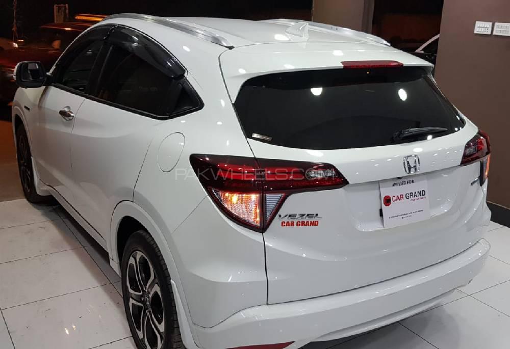Honda Vezel 2015 for Sale in Peshawar Honda Vezel 2015 for Sale in Peshawar Image-6