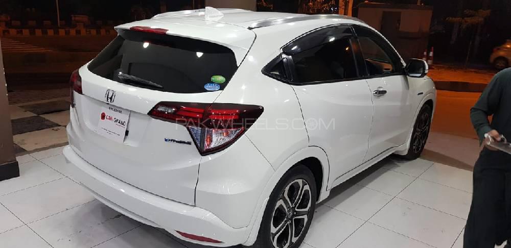 Honda Vezel 2015 for Sale in Peshawar Honda Vezel 2015 for Sale in Peshawar Image-9