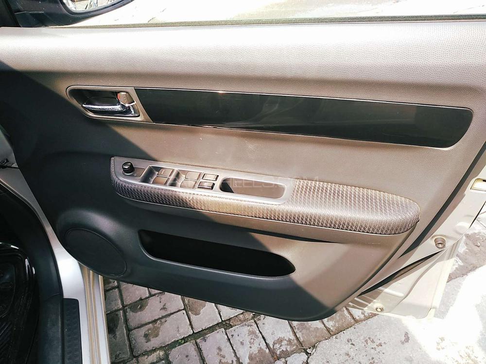 Suzuki Swift 2013 for Sale in Rawalpindi Suzuki Swift 2013 for Sale in Rawalpindi Image-6