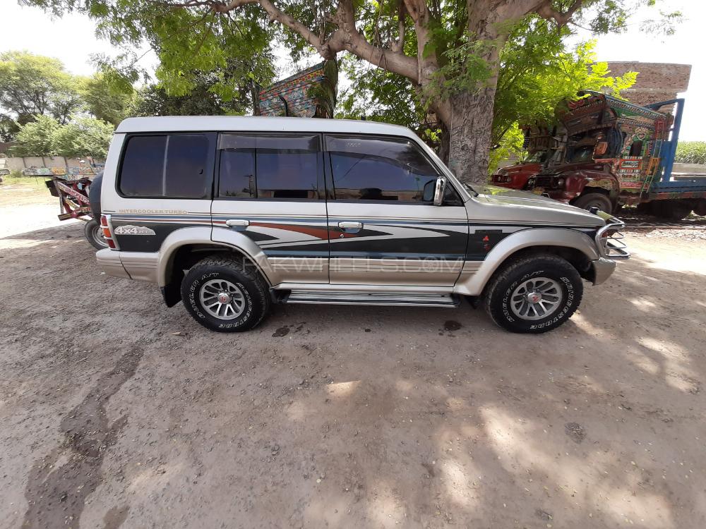 Mitsubishi Pajero 1993 for Sale in Muzaffar Gargh Mitsubishi Pajero 1993 for Sale in Muzaffar Gargh Image-2