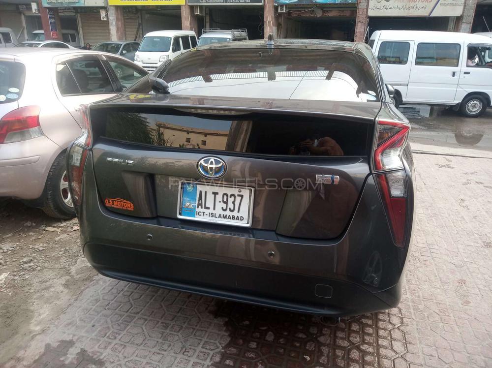 Toyota Prius 2016 for Sale in Faisalabad Toyota Prius 2016 for Sale in Faisalabad Image-2