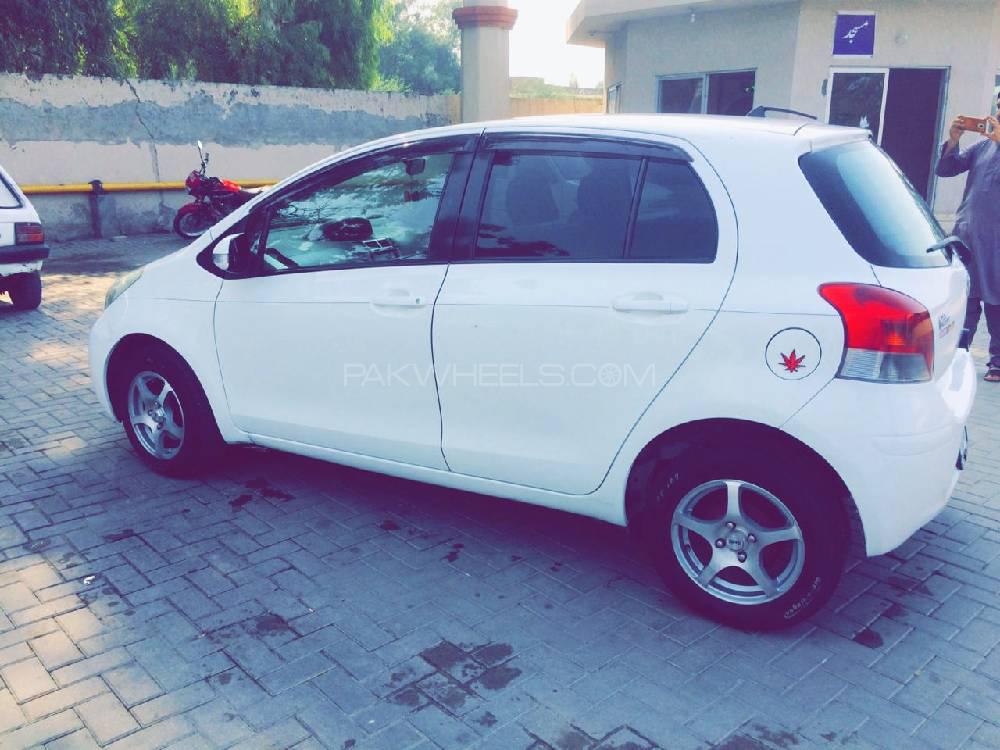 Toyota Vitz 2008 for Sale in Nowshera cantt Image-1