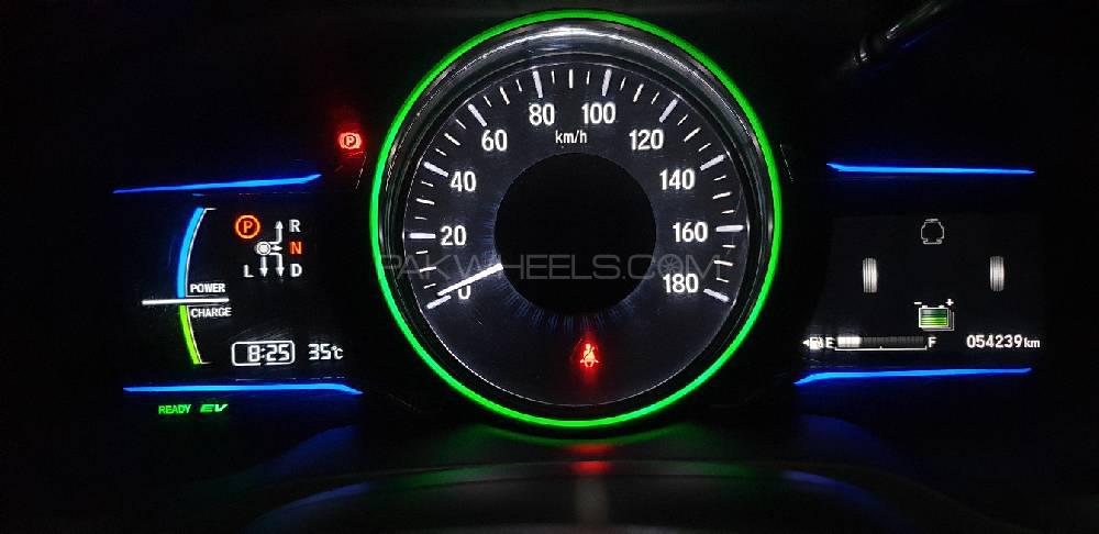 Honda Vezel 2015 for Sale in Karachi Honda Vezel 2015 for Sale in Karachi Image-10