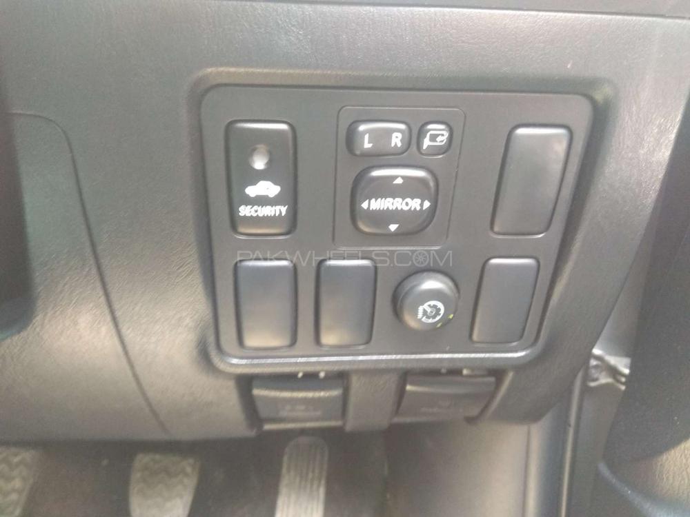 Toyota Hilux 2014 for Sale in Karachi Toyota Hilux 2014 for Sale in Karachi Image-8