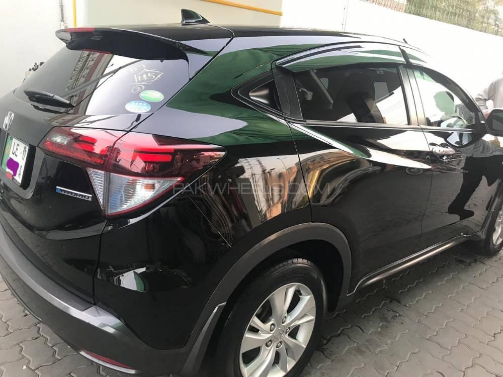 Honda Vezel 2014 for Sale in Lahore Honda Vezel 2014 for Sale in Lahore Image-4