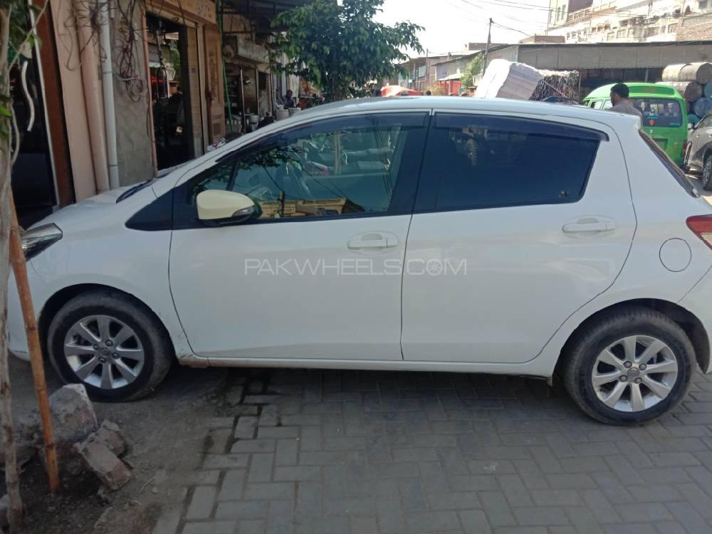 Toyota Vitz 2013 for Sale in Sargodha Toyota Vitz 2013 for Sale in Sargodha Image-10