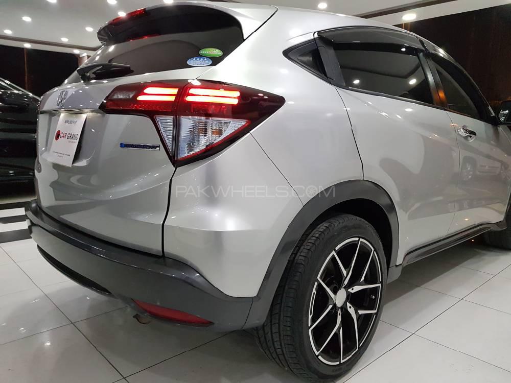 Honda Vezel 2014 for Sale in Peshawar Honda Vezel 2014 for Sale in Peshawar Image-6