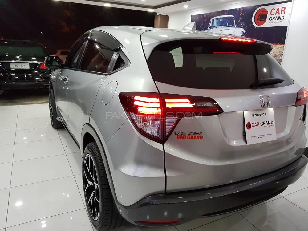 Honda Vezel 2014 for Sale in Peshawar Honda Vezel 2014 for Sale in Peshawar Image-9