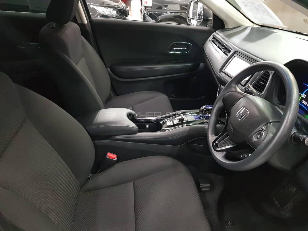 Honda Vezel 2014 for Sale in Peshawar Honda Vezel 2014 for Sale in Peshawar Image-13