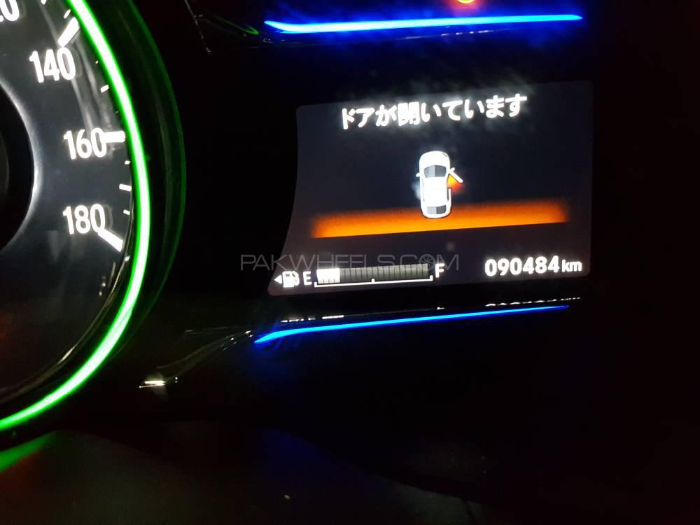 Honda Vezel 2014 for Sale in Peshawar Honda Vezel 2014 for Sale in Peshawar Image-15