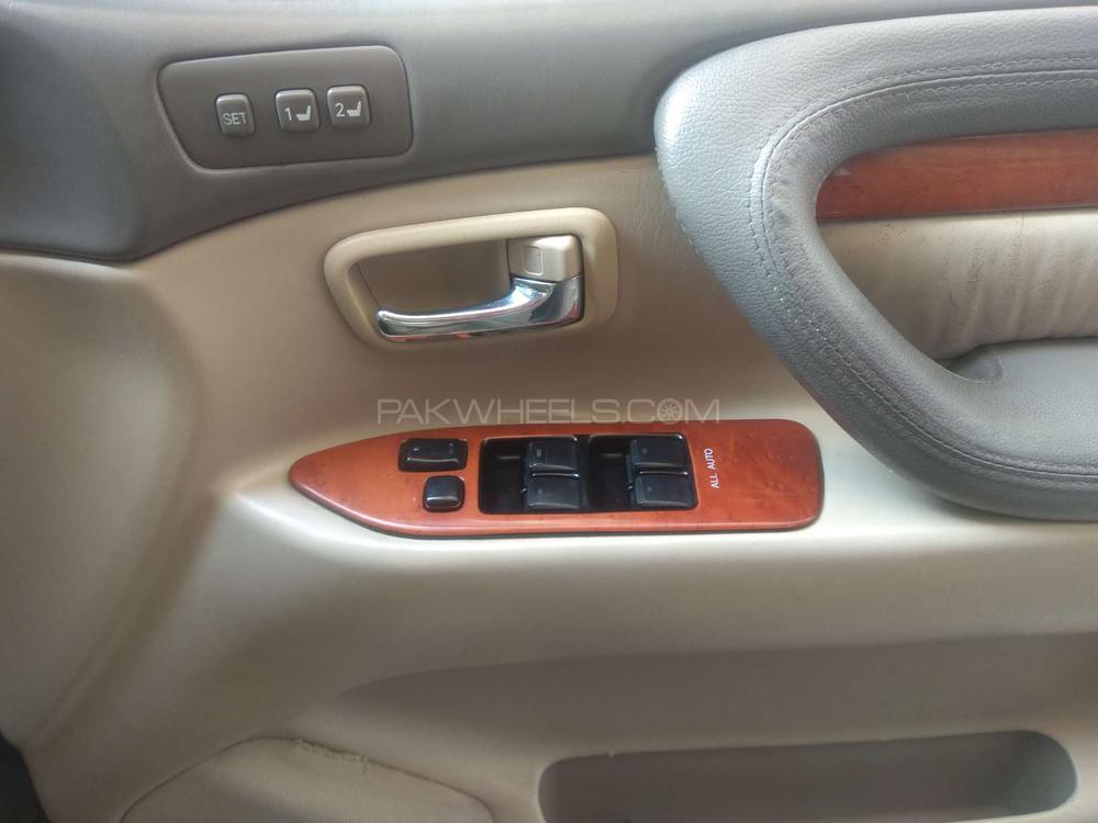 لیکزس ایل ایکس سیریز 2004 for Sale in کراچی لیکزس ایل ایکس سیریز 2004 for Sale in کراچی Image-8
