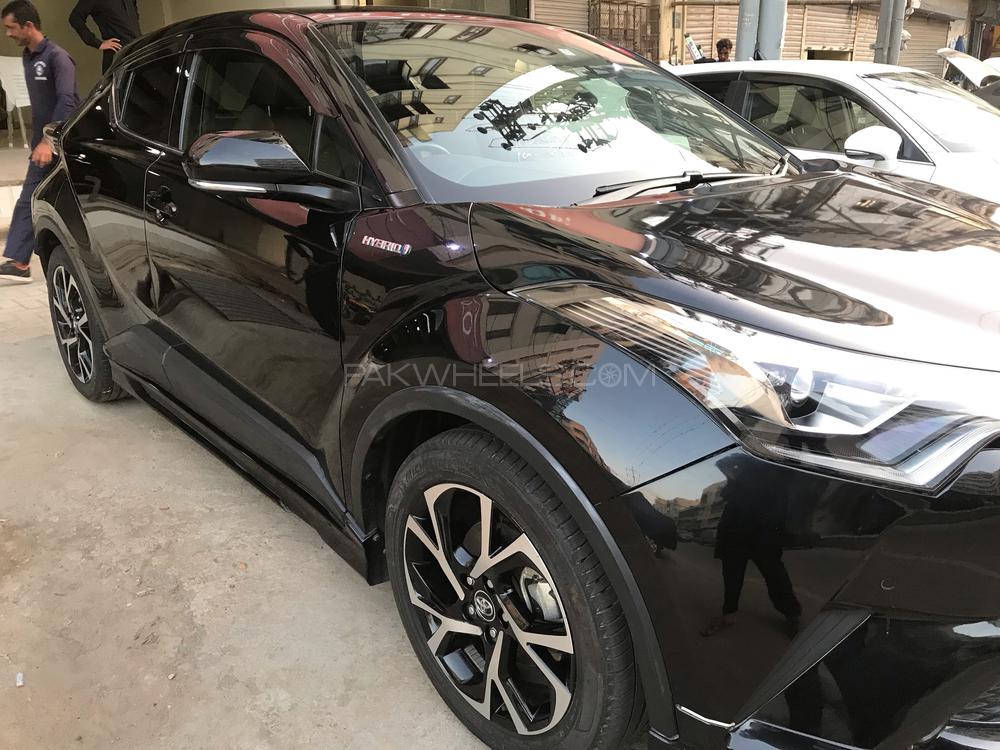 Toyota C-HR 2017 for Sale in Karachi Toyota C-HR 2017 for Sale in Karachi Image-7