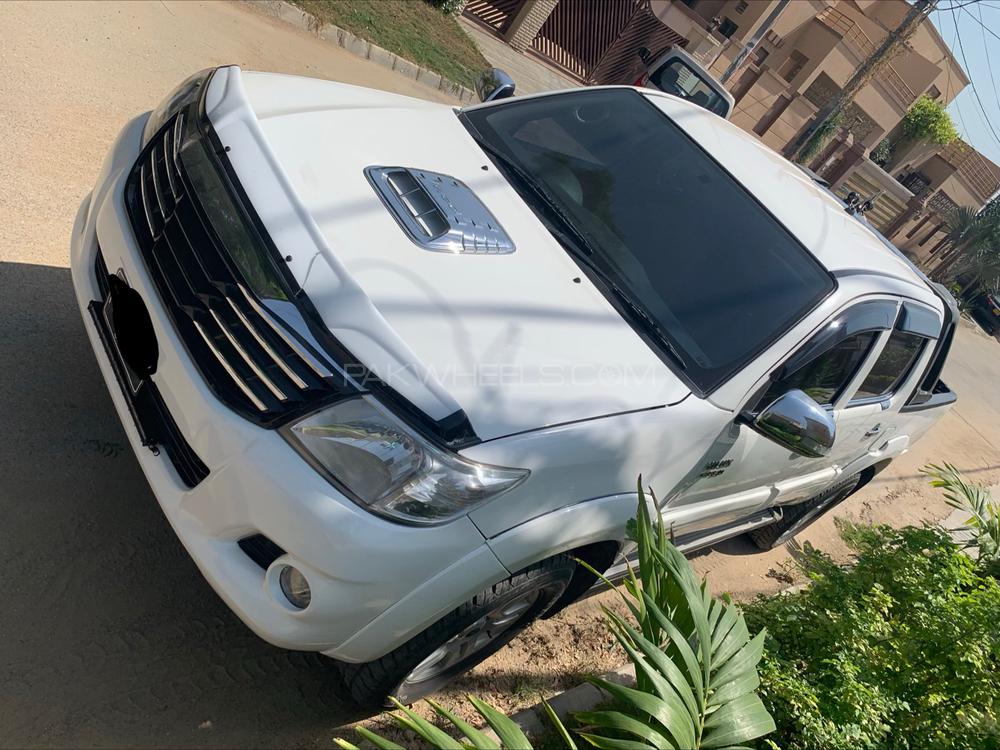 Toyota Hilux 2015 for Sale in Karachi Toyota Hilux 2015 for Sale in Karachi Image-4