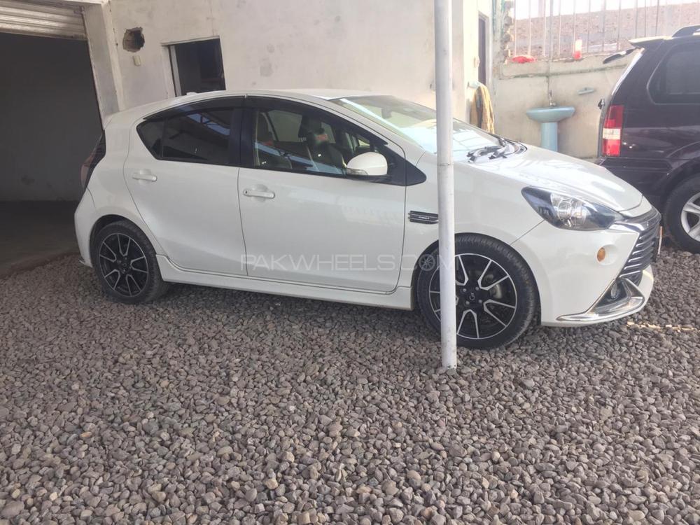 Toyota Aqua 2015 for Sale in Peshawar Toyota Aqua 2015 for Sale in Peshawar Image-3