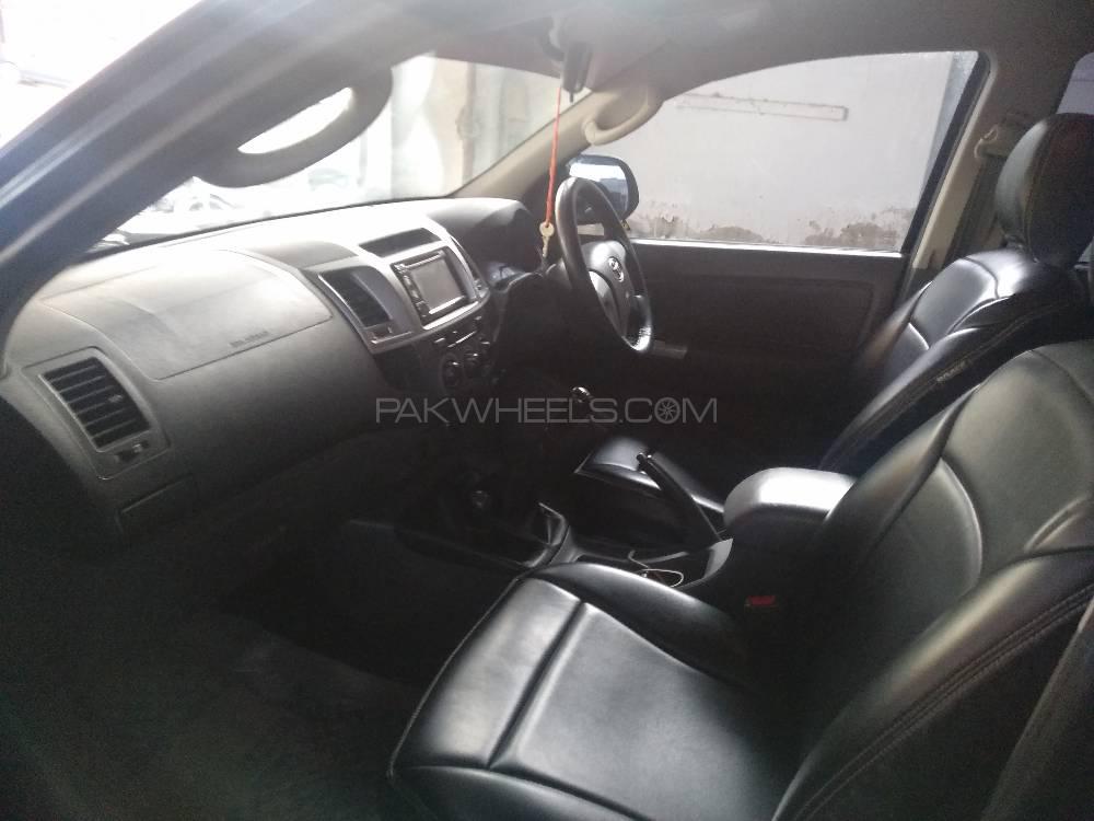Toyota Hilux 2012 for Sale in Bahawalpur Toyota Hilux 2012 for Sale in Bahawalpur Image-4