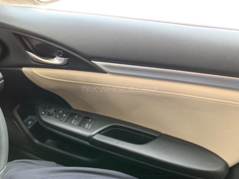 Honda Civic 2018 for Sale in Sialkot Honda Civic 2018 for Sale in Sialkot Image-4