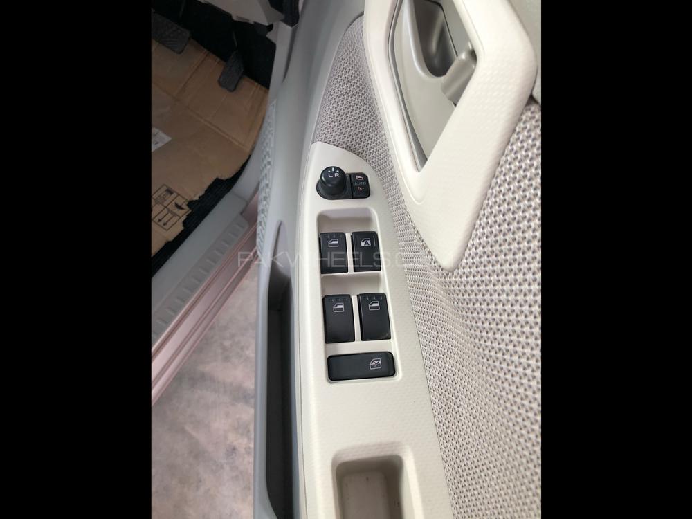 Daihatsu Move 2015 for Sale in Lahore Daihatsu Move 2015 for Sale in Lahore Image-4