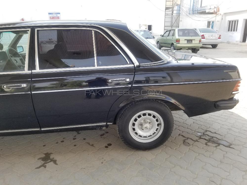 Mercedes Benz 200 D 1982 for Sale in Swabi Mercedes Benz 200 D 1982 for Sale in Swabi Image-6