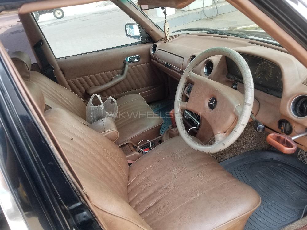 Mercedes Benz 200 D 1982 for Sale in Swabi Mercedes Benz 200 D 1982 for Sale in Swabi Image-12