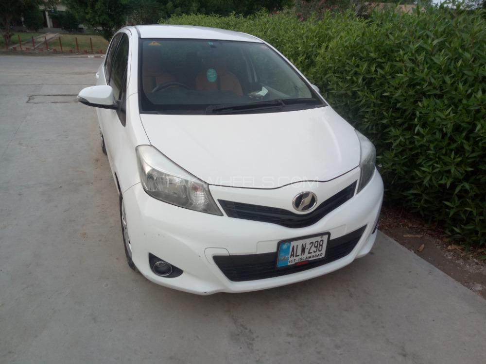 Toyota Vitz 2013 for Sale in D.G.Khan Image-1
