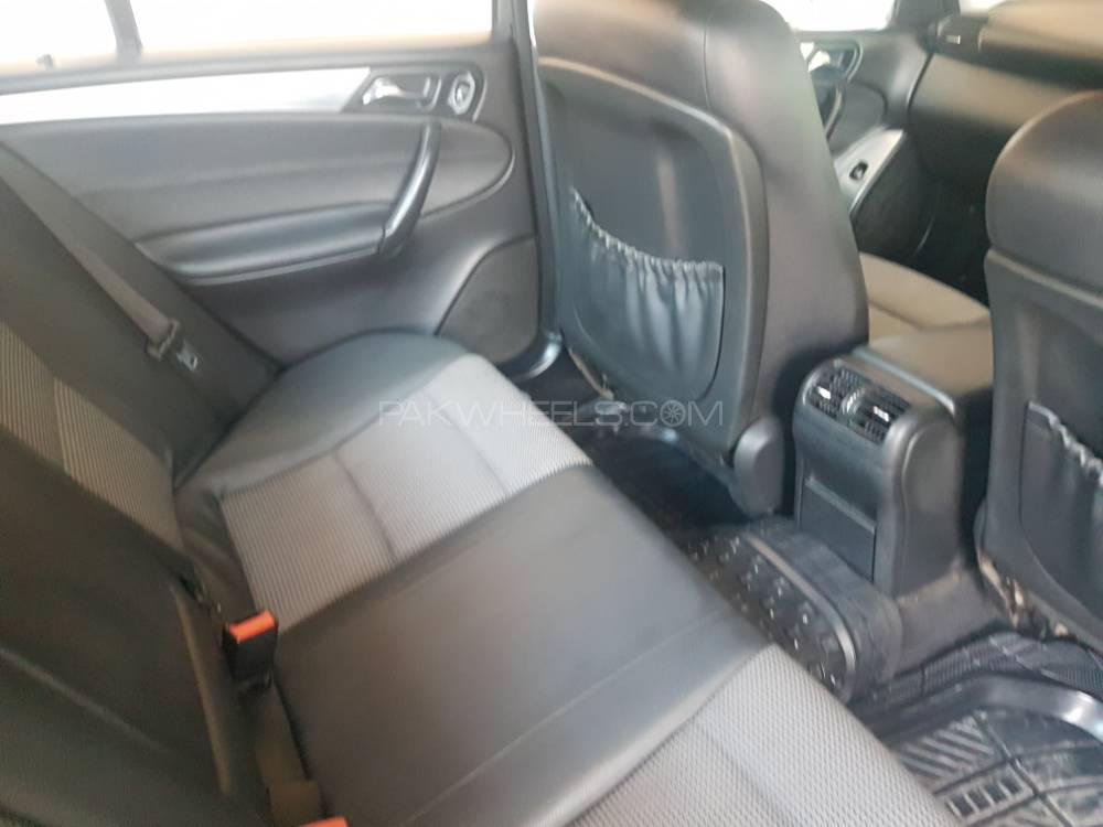 مرسڈیز بینز سی کلاس 2006 for Sale in پشاور مرسڈیز بینز سی کلاس 2006 for Sale in پشاور Image-9