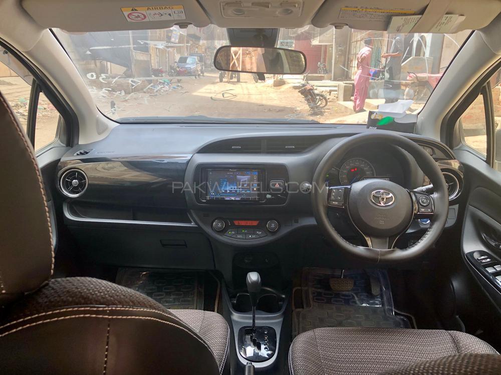 Toyota Vitz 2017 for Sale in Hyderabad Toyota Vitz 2017 for Sale in Hyderabad Image-5