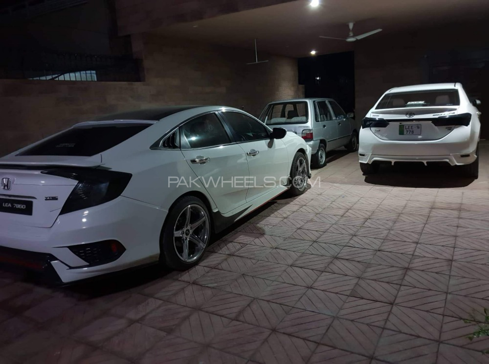 Honda Civic - 2017  Honda Civic - 2017  Image-2