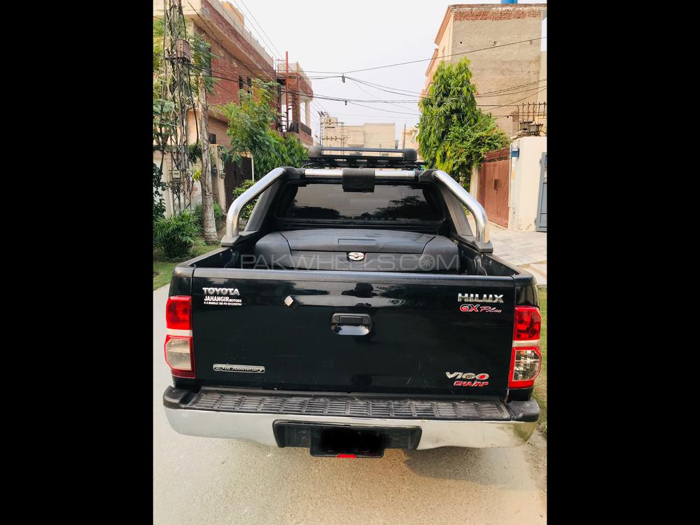 Toyota Hilux 2016 for Sale in Lahore Toyota Hilux 2016 for Sale in Lahore Image-9
