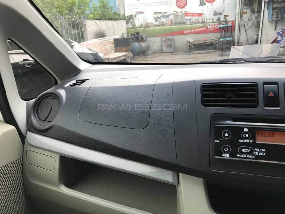 Daihatsu Move 2013 for Sale in Lahore Daihatsu Move 2013 for Sale in Lahore Image-2
