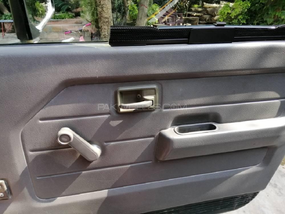 Suzuki Jimny Sierra 1998 for Sale in Lahore Suzuki Jimny Sierra 1998 for Sale in Lahore Image-4