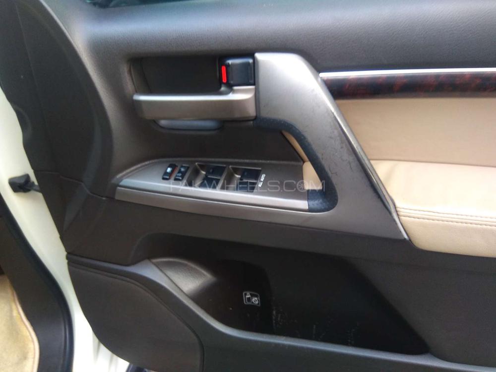 Toyota Land Cruiser 2007 for Sale in Lahore Toyota Land Cruiser 2007 for Sale in Lahore Image-10