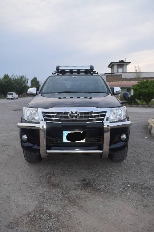 Toyota Hilux 2015 for Sale in Islamabad Toyota Hilux 2015 for Sale in Islamabad Image-12