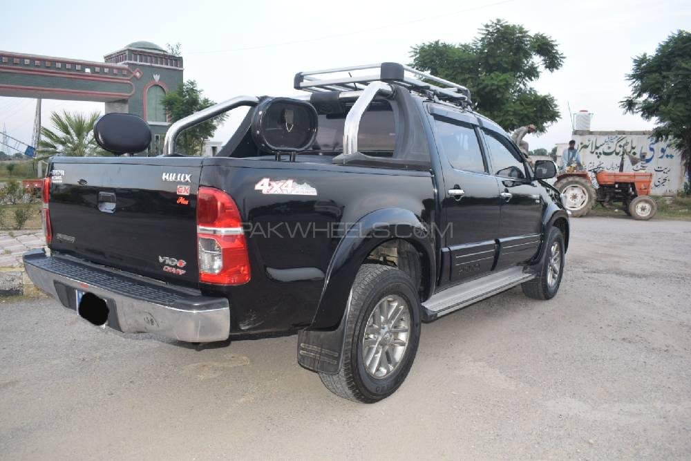 Toyota Hilux 2015 for Sale in Islamabad Toyota Hilux 2015 for Sale in Islamabad Image-11