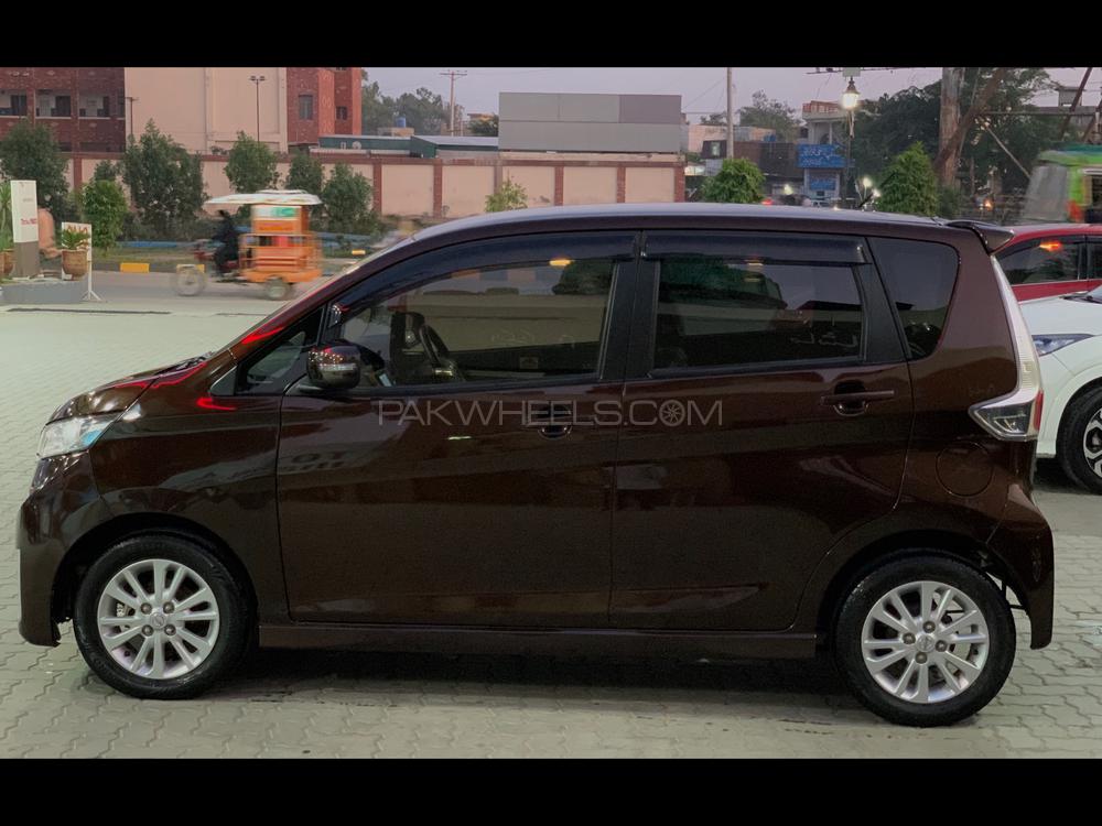 Nissan Dayz Highway Star 2015 for Sale in Sialkot Nissan Dayz Highway Star 2015 for Sale in Sialkot Image-3