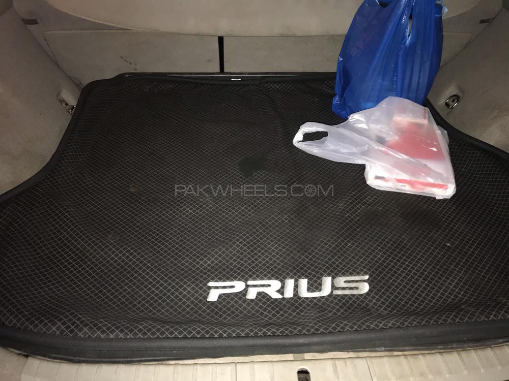 Toyota Prius 2011 for Sale in Lahore Toyota Prius 2011 for Sale in Lahore Image-10