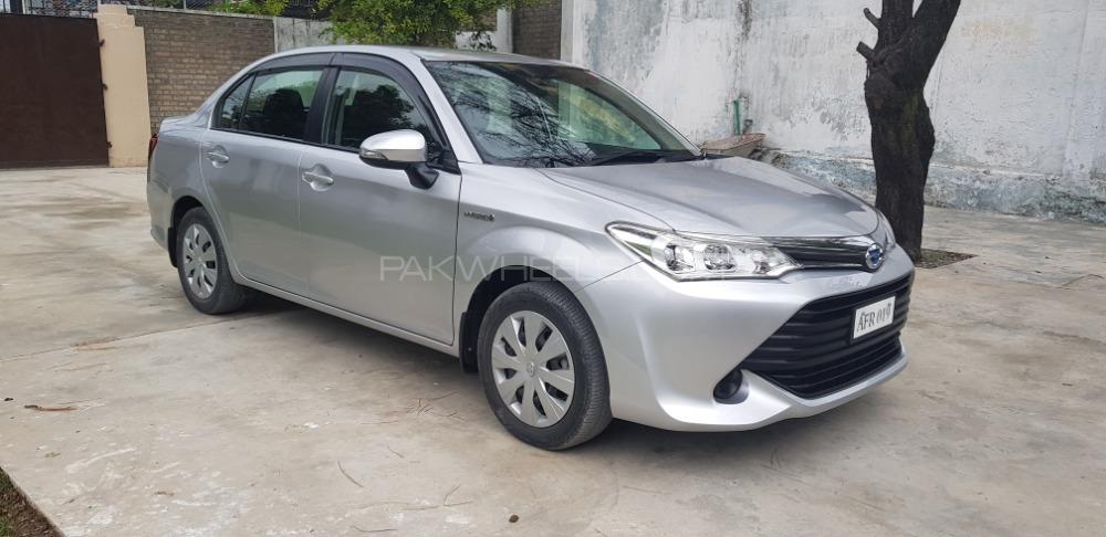 Toyota Corolla Axio 2016 for Sale in Abbottabad Image-1