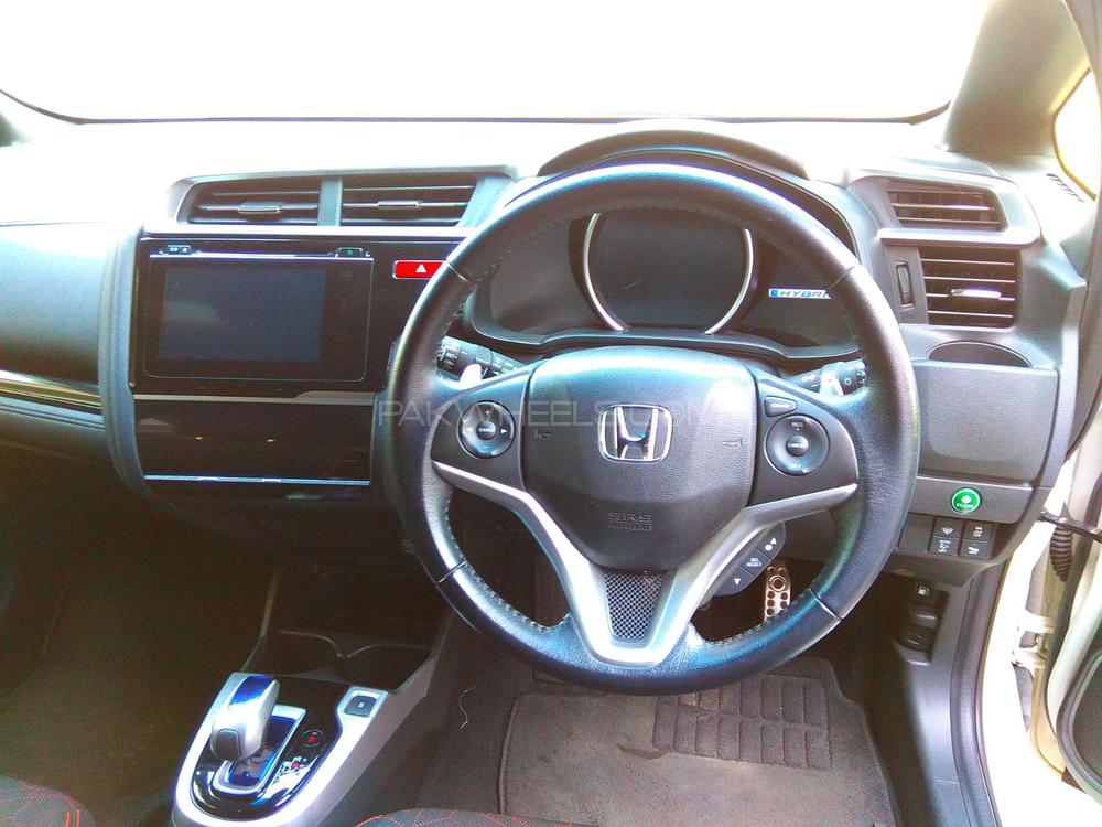 Honda Fit 2016 for Sale in Lahore Honda Fit 2016 for Sale in Lahore Image-10