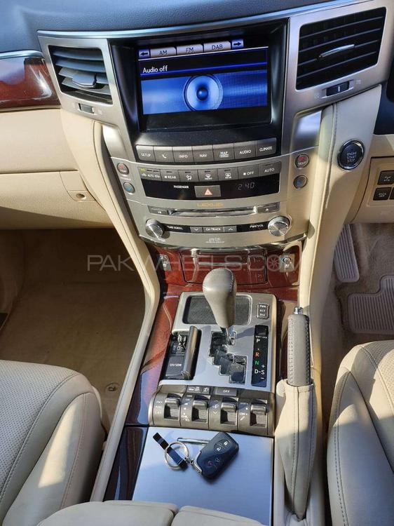 Lexus LX Series 2013 for Sale in Lahore Lexus LX Series 2013 for Sale in Lahore Image-4