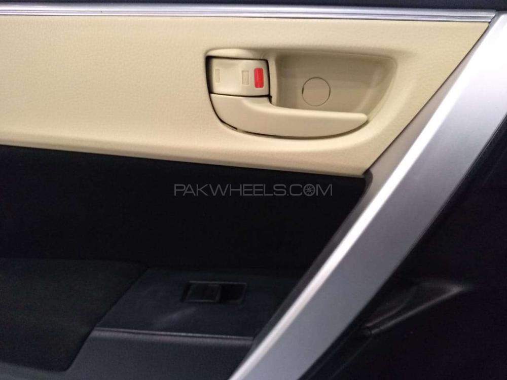 Toyota Corolla 2017 for Sale in Karachi Toyota Corolla 2017 for Sale in Karachi Image-8