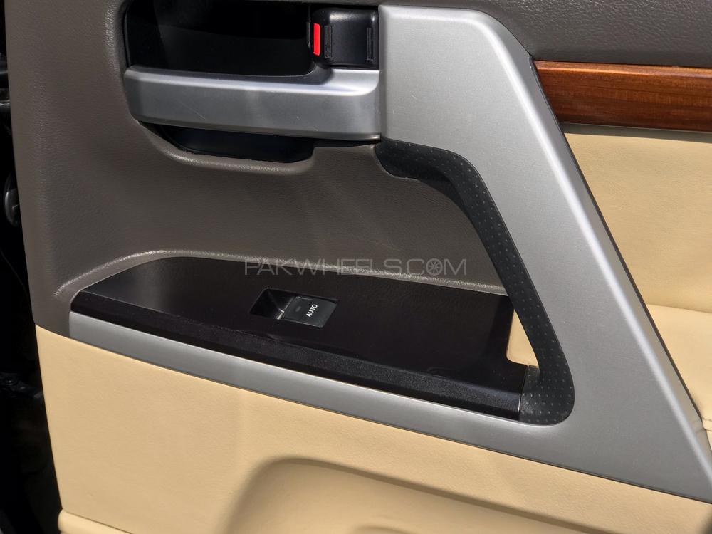 Toyota Land Cruiser 2016 for Sale in Islamabad Toyota Land Cruiser 2016 for Sale in Islamabad Image-13