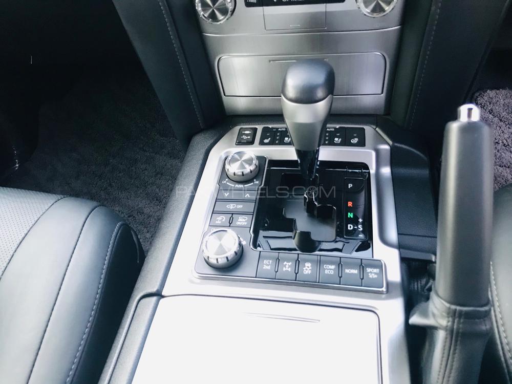 Toyota Land Cruiser 2017 for Sale in Islamabad Toyota Land Cruiser 2017 for Sale in Islamabad Image-8