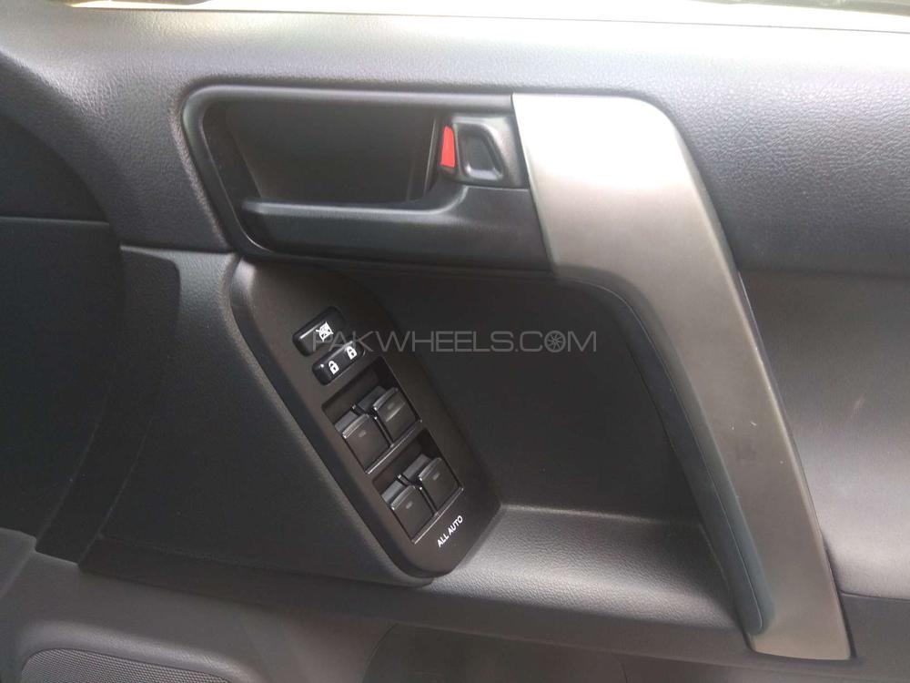 Toyota Prado 2012 for Sale in Karachi Toyota Prado 2012 for Sale in Karachi Image-10