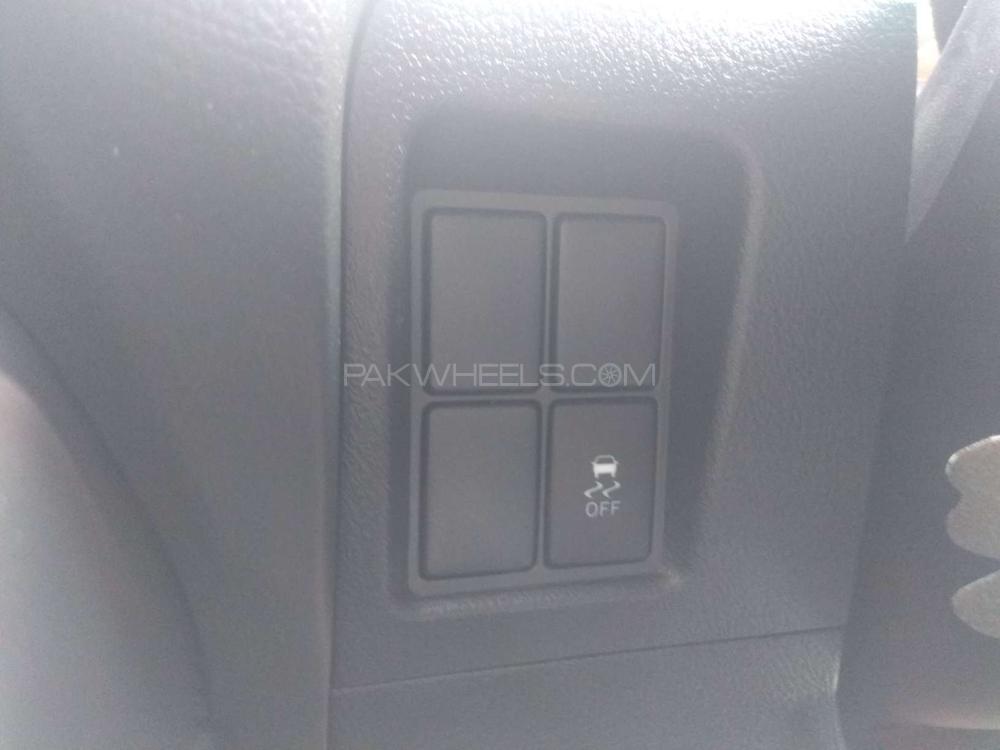 Toyota Prado 2012 for Sale in Karachi Toyota Prado 2012 for Sale in Karachi Image-11